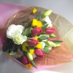 イエーロサルタンとチューリップの花束
